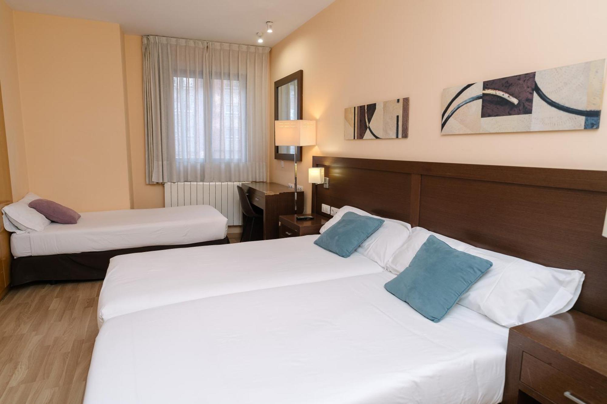 Hostal Acanto Burgos Ngoại thất bức ảnh