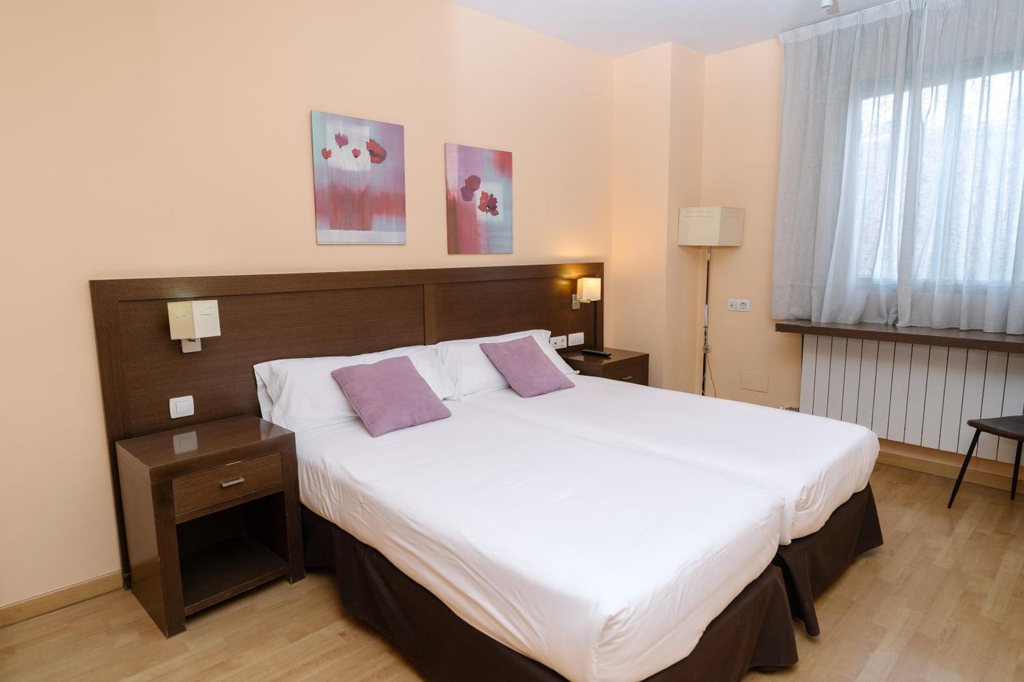 Hostal Acanto Burgos Ngoại thất bức ảnh