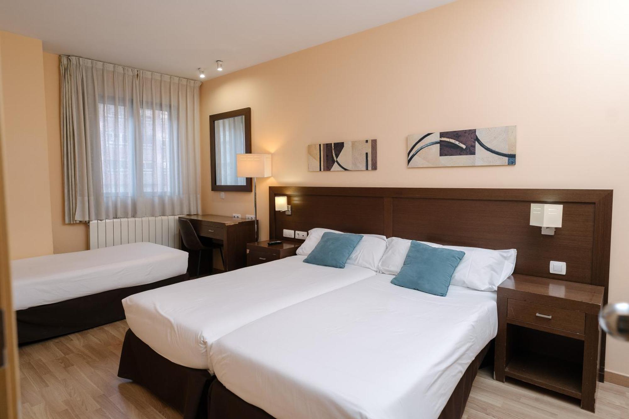 Hostal Acanto Burgos Ngoại thất bức ảnh