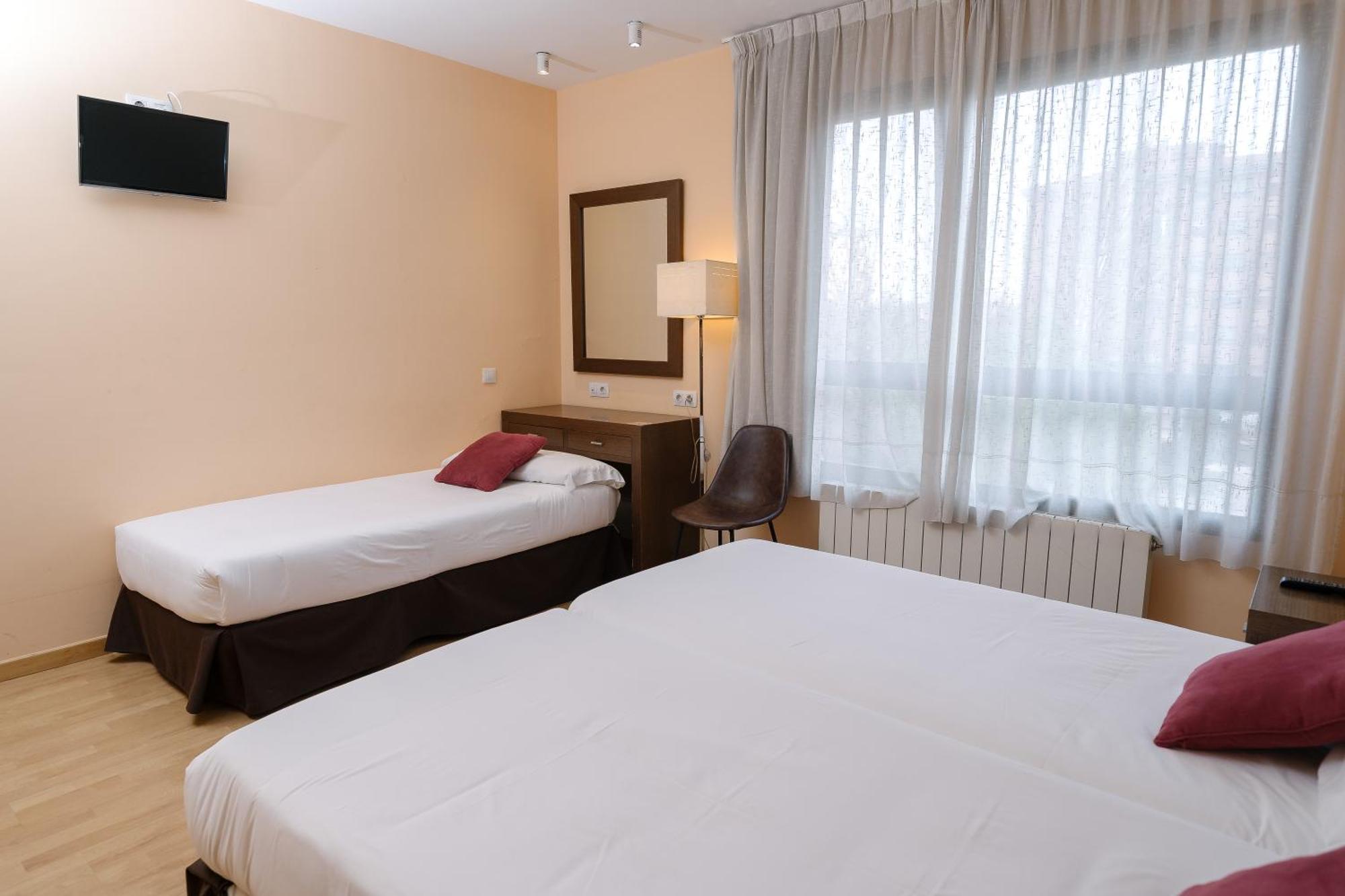 Hostal Acanto Burgos Ngoại thất bức ảnh