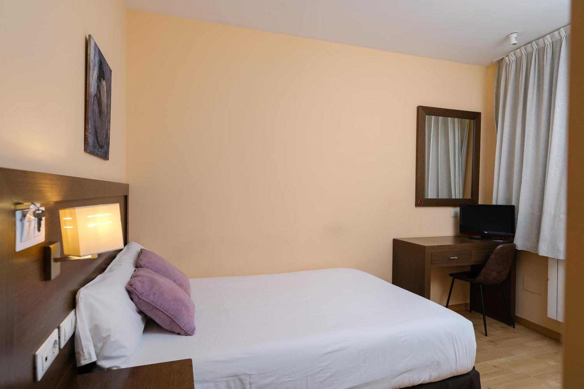 Hostal Acanto Burgos Ngoại thất bức ảnh