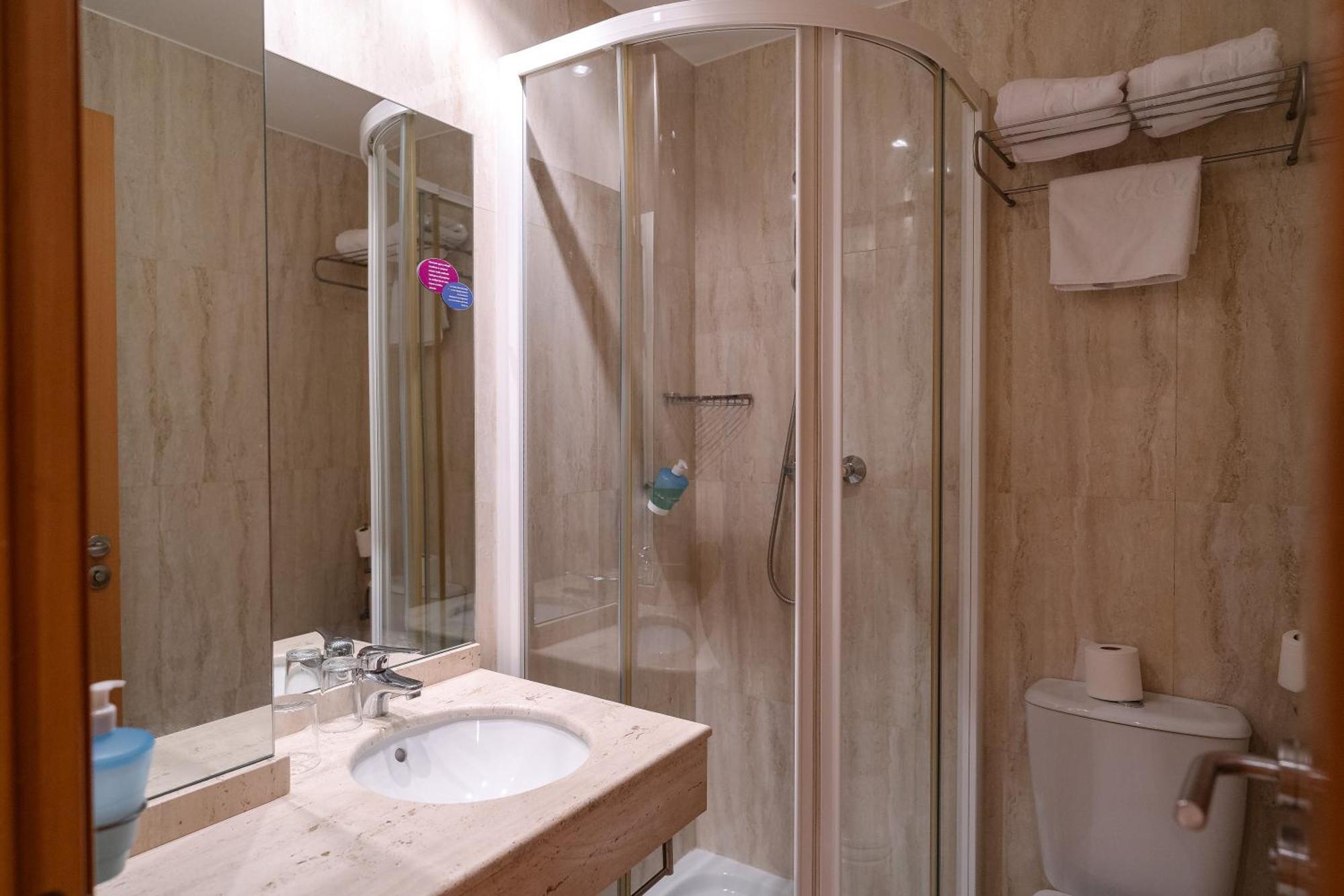 Hostal Acanto Burgos Ngoại thất bức ảnh